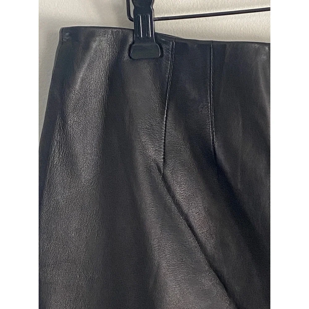 Classic Talbots Lambskin Leather Straight Pencil Skirt
Size 8 - Picture 8 of 10